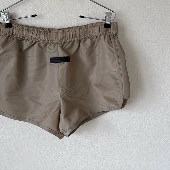 NWT Fear of God ESSENTIALS running shorts size L - Picture 5 of 12